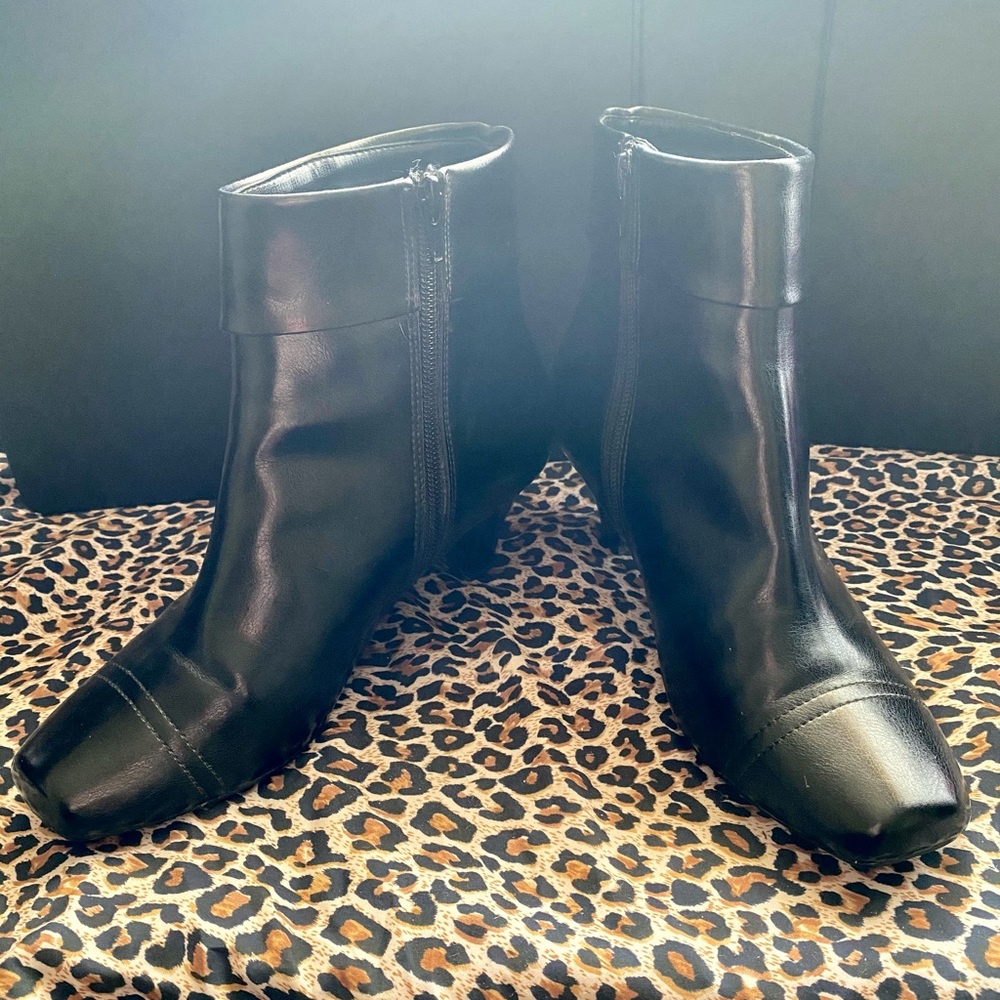 Ruby & Bloom "Drake" Black Leather Boots